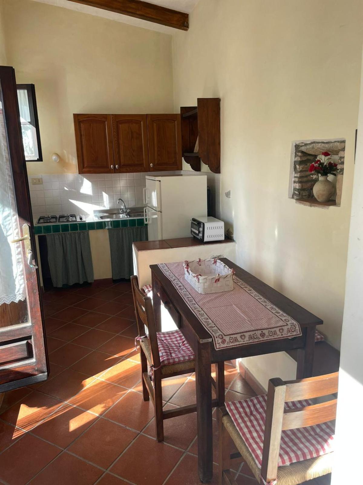 Agriturismo Le Colline 蒙泰斯库达伊奥 外观 照片