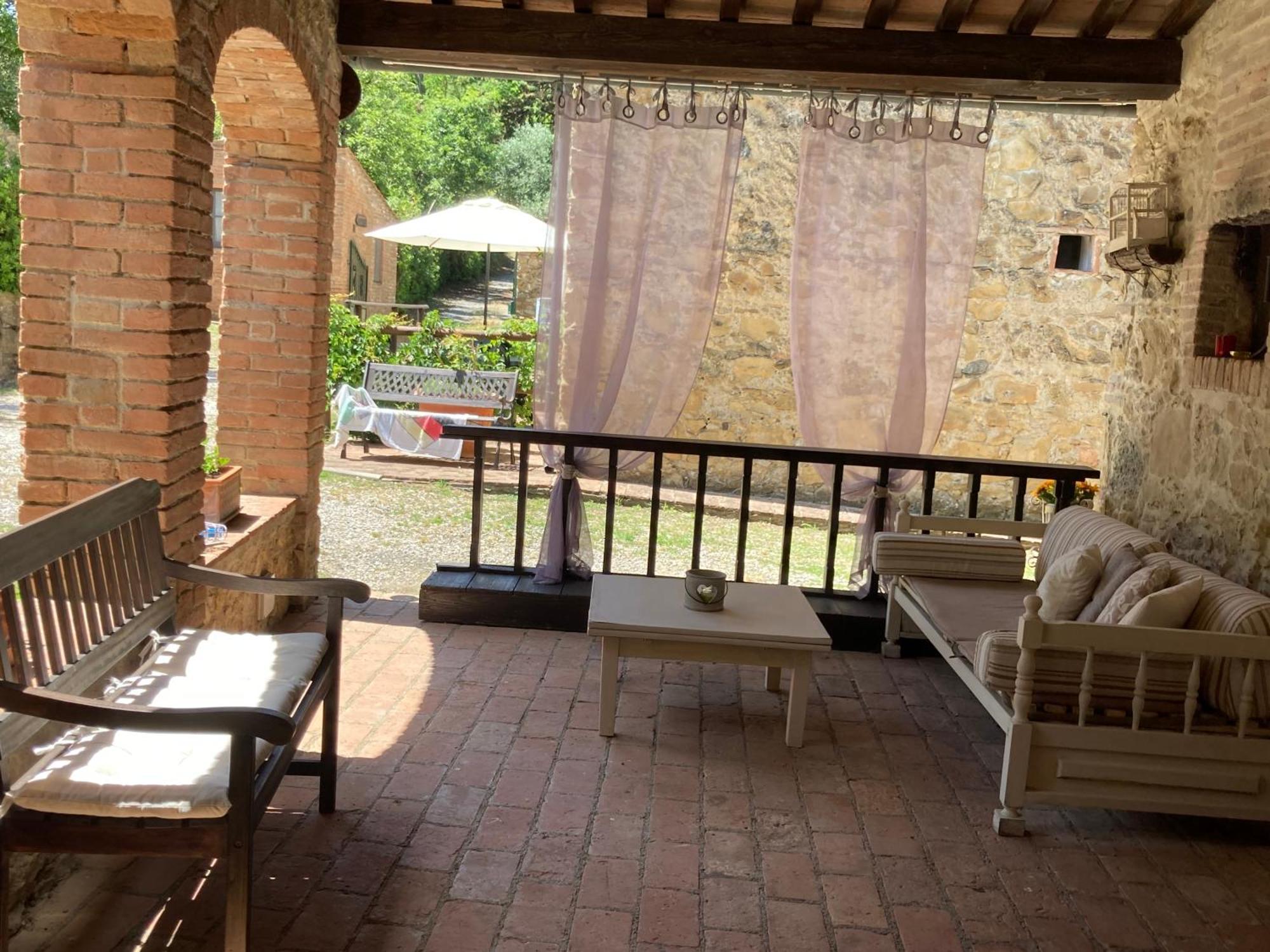 Agriturismo Le Colline 蒙泰斯库达伊奥 外观 照片