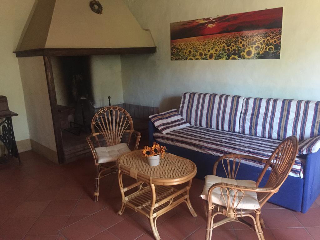 Agriturismo Le Colline 蒙泰斯库达伊奥 外观 照片