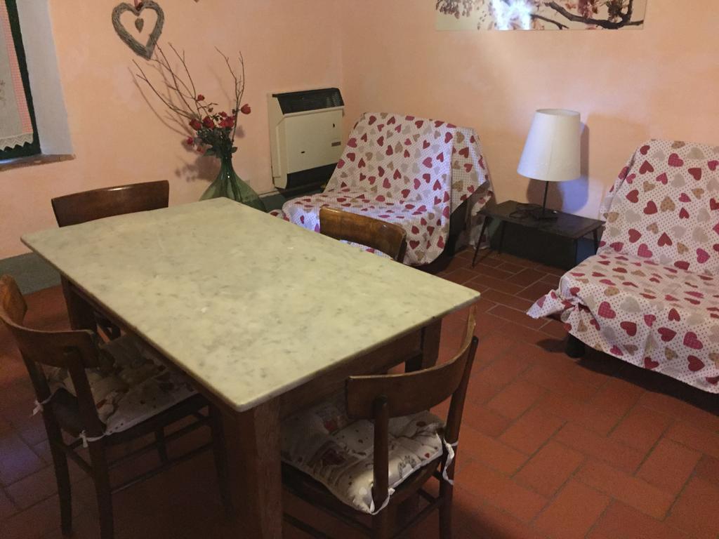 Agriturismo Le Colline 蒙泰斯库达伊奥 外观 照片